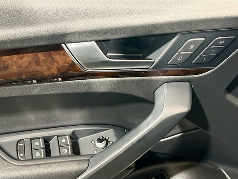 Used 2020 Audi Q5 e Premium image 14