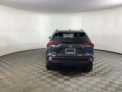 Used 2019 Toyota RAV4 XLE Premium image 3