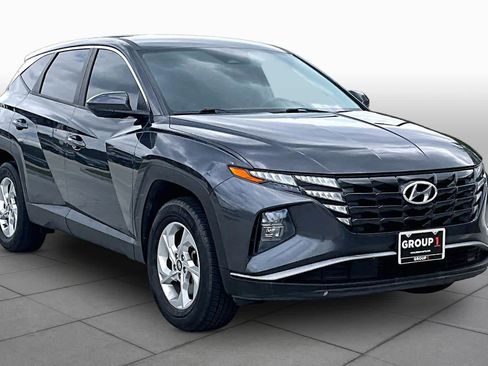Used 2022 Hyundai Tucson SE image 3