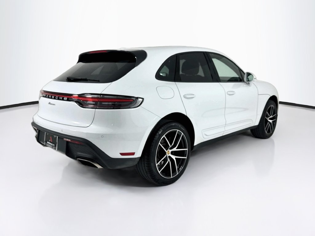 Certified 2023 Porsche Macan Turbo AWD/4WD image 7