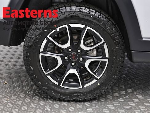 Used 2025 Jeep Compass Trailhawk w/ Trailer Tow Group AWD/4WD image 29