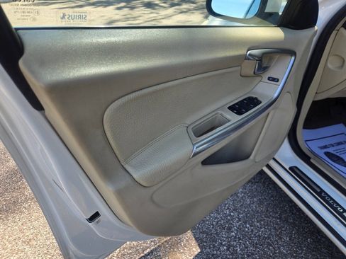 Used 2012 Volvo S60 T5 w/ Climate Pkg FWD image 18