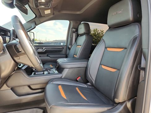 Used 2025 GMC Sierra 2500 AT4 AWD/4WD image 13