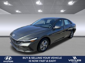 New 2026 Hyundai Elantra SE video 1