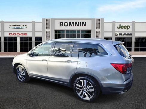 Used 2018 Honda Pilot Touring image 3