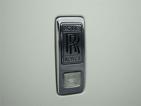 Used 2016 Rolls-Royce Dawn image 54