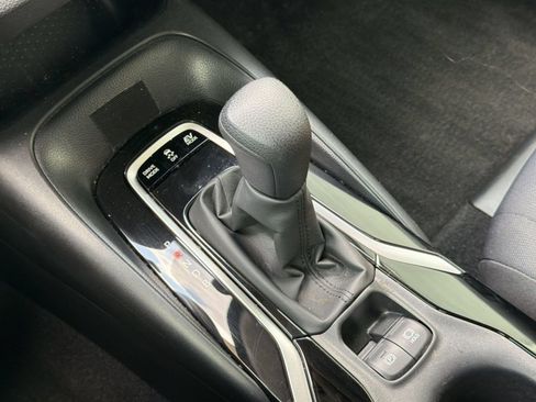 Used 2022 Toyota Corolla LE FWD image 16