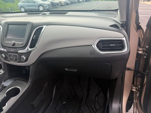 Used 2018 Chevrolet Equinox LS FWD image 20