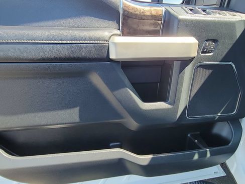 Used 2022 Ford F350 Lariat w/ Lariat Ultimate Package AWD/4WD image 22