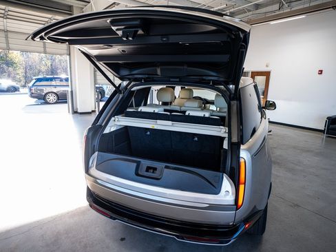 Used 2023 Land Rover Range Rover Long Wheelbase SE image 61