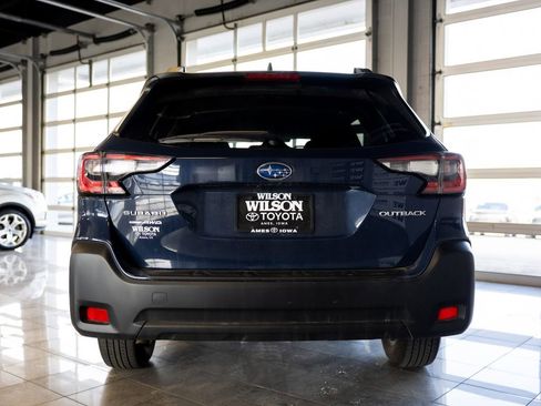 Used 2024 Subaru Outback Premium image 4