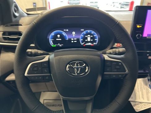 New 2026 Toyota Sienna Platinum image 11