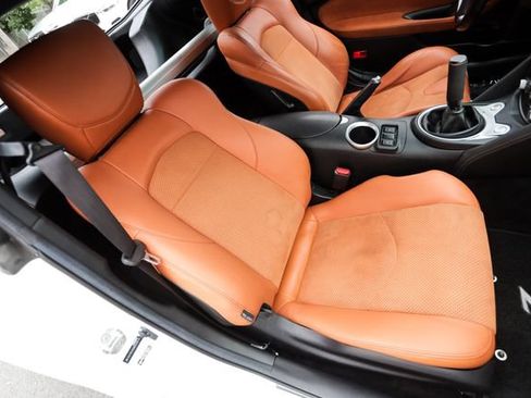 Used 2016 Nissan 370Z Touring RWD image 79