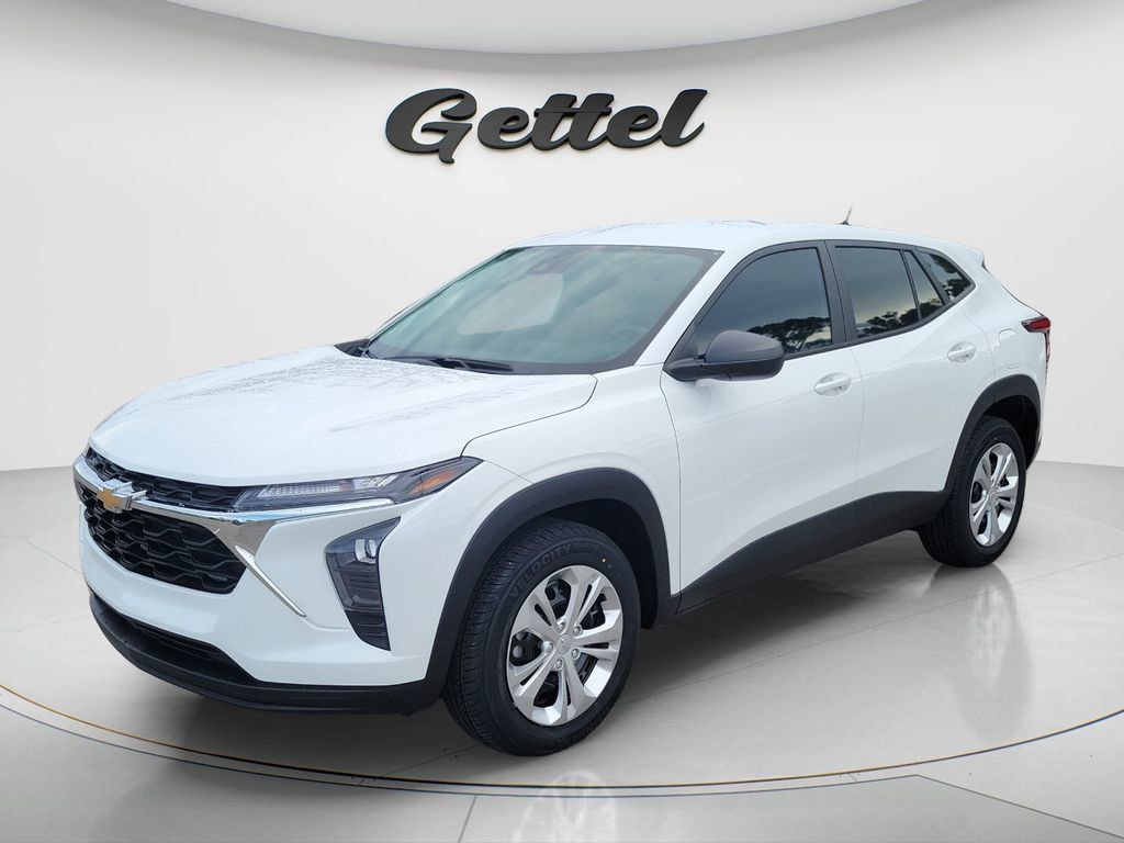 Used 2024 Chevrolet Trax LS FWD image 1