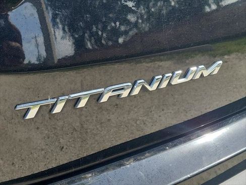 Used 2022 Ford Edge Titanium w/ Equipment Group 301A AWD/4WD image 5