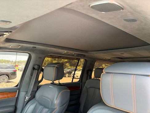 Used 2022 Jeep Grand Wagoneer Series II w/ Premium Group II AWD/4WD image 5