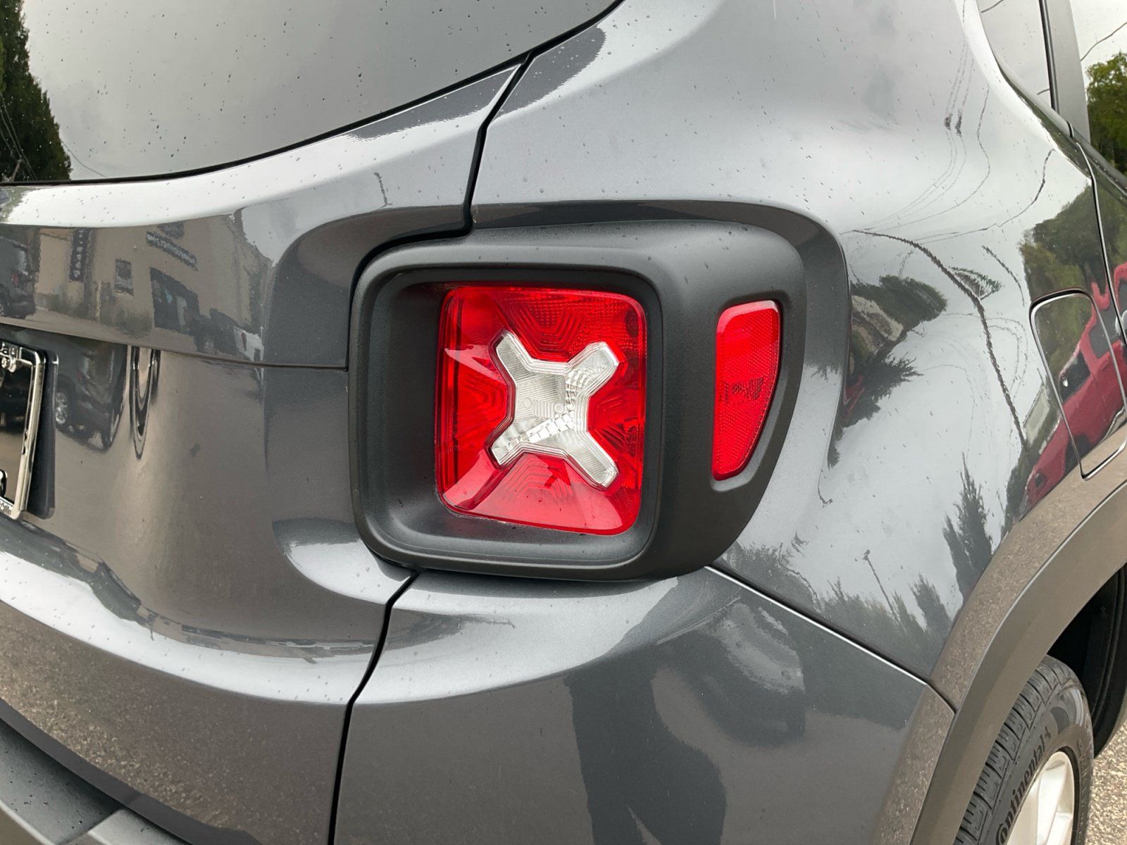 Used 2023 Jeep Renegade Latitude AWD/4WD image 32