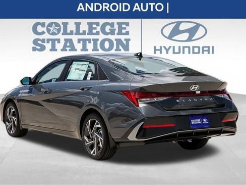 Used 2024 Hyundai Elantra SEL w/ Convenience Package FWD image 6