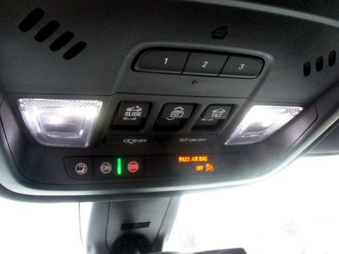 Used 2023 Chevrolet Traverse LT AWD/4WD image 7