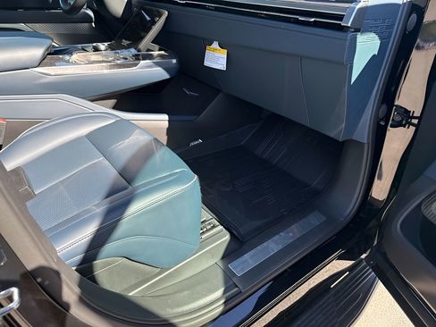 New 2026 Cadillac Escalade IQ Luxury 2 w/ LPO, Floor Liner Package AWD/4WD image 16