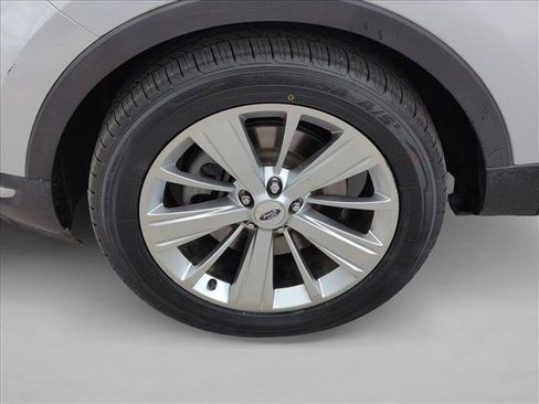 Used 2019 Ford Explorer Limited w/ Class III Trailer Tow Package image 23