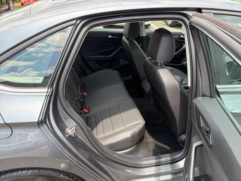 Used 2023 Volkswagen Jetta SE w/ Panoramic Sunroof Package FWD image 29