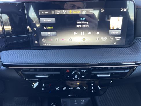 Certified 2025 Nissan Kicks SR w/ SR Premium Package image 22