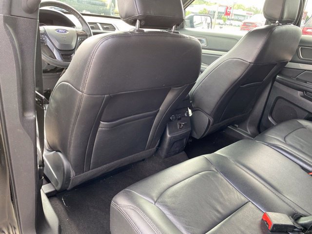 Used 2018 Ford Explorer XLT w/ Equipment Group 202A AWD/4WD image 33