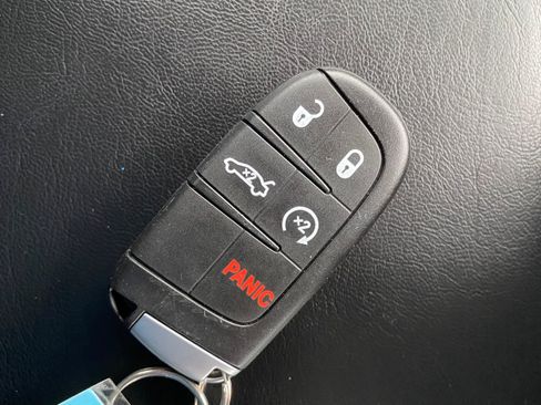 Used 2021 Chrysler 300 Touring L AWD/4WD image 21