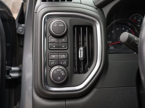 Used 2022 Chevrolet Silverado 1500 RST AWD/4WD image 19