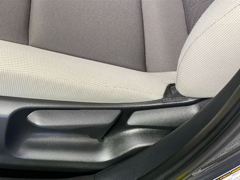 Used 2023 Toyota Corolla LE image 15