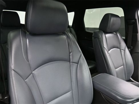 Used 2023 Buick Enclave Essence w/ Experience Buick Package image 29