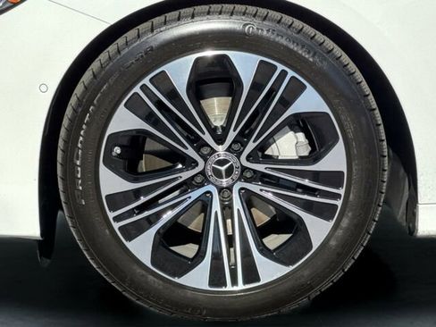 Used 2025 Mercedes-Benz E 350 Sedan image 34