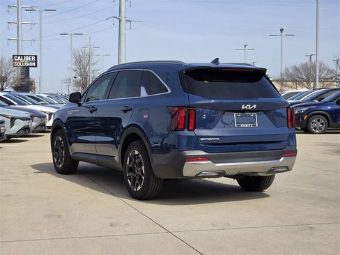New 2025 Kia Sorento S w/ Panoramic Sunroof Package image 3