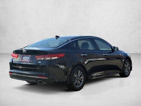 Used 2017 Kia Optima LX w/ Technology Package image 5
