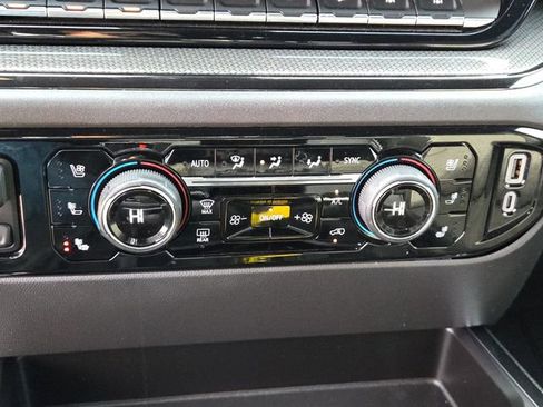 Used 2023 Chevrolet Silverado 1500 ZR2 w/ Technology Package image 24