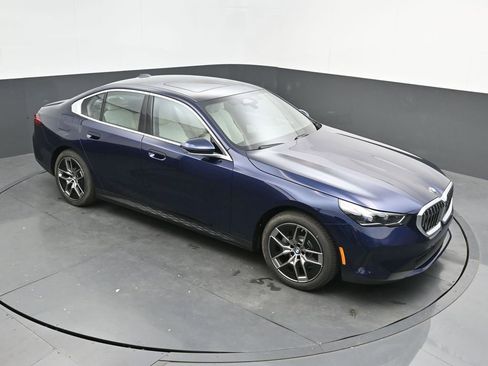 New 2026 BMW 530i w/ Premium Package image 40