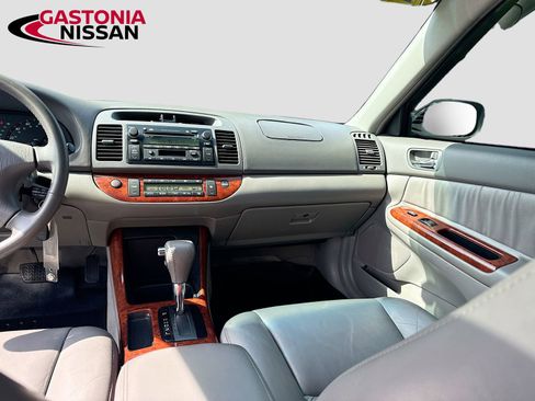 Used 2004 Toyota Camry XLE FWD image 29