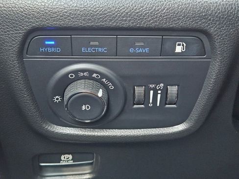 Used 2023 Jeep Grand Cherokee 4WD 4xe image 23