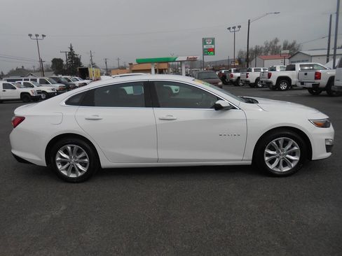 Used 2022 Chevrolet Malibu LT image 2