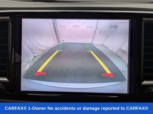 Used 2024 Chrysler Pacifica Touring-L FWD image 11