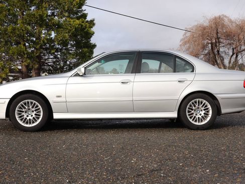 Used 2002 BMW 530i Sedan image 4