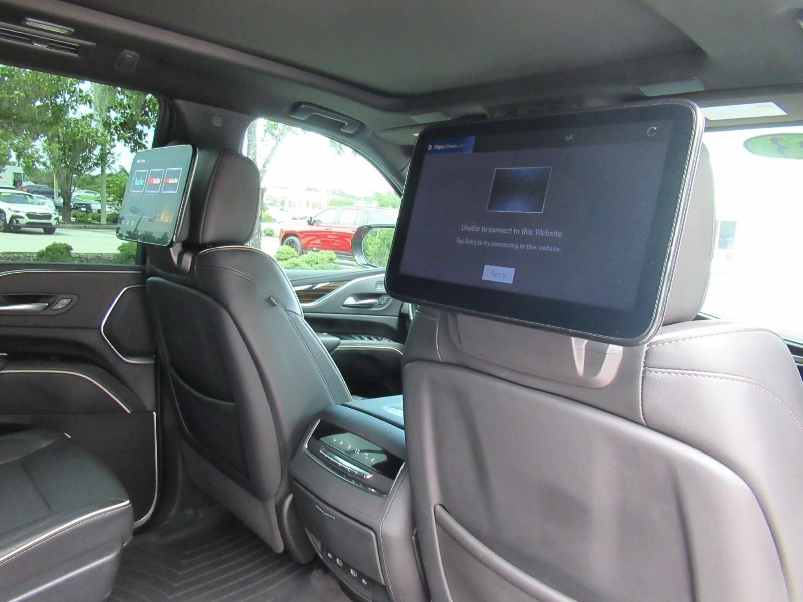 Used 2023 Cadillac Escalade Premium Luxury w/ LPO, Radiant Package AWD/4WD image 15