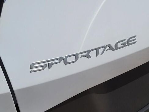 New 2026 Kia Sportage LX FWD image 6