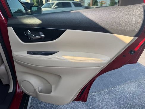 Used 2019 Nissan Rogue SL w/ Premium Package AWD/4WD image 16