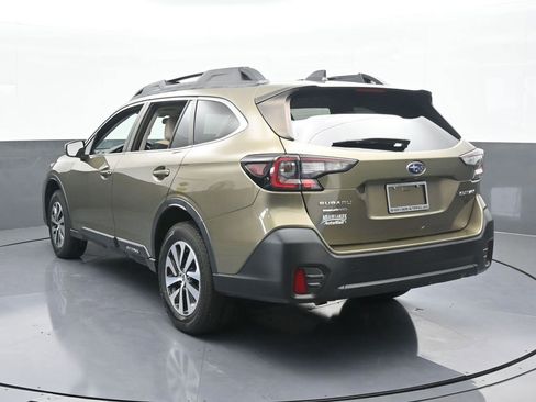 Used 2021 Subaru Outback Premium image 4