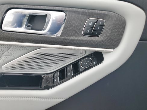 New 2026 Ford Explorer Platinum w/ LUX Leather Package image 13