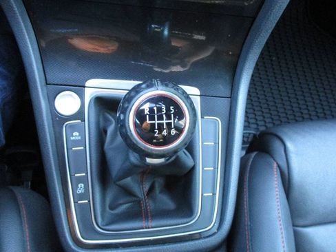 Used 2017 Volkswagen GTI SE FWD image 2