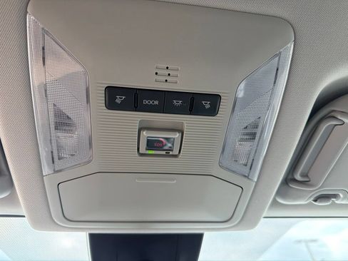 Used 2024 Toyota RAV4 XLE AWD/4WD image 31