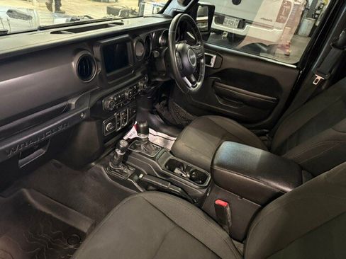 Used 2022 Jeep Wrangler Unlimited Sport w/ Cold Weather Group AWD/4WD image 44